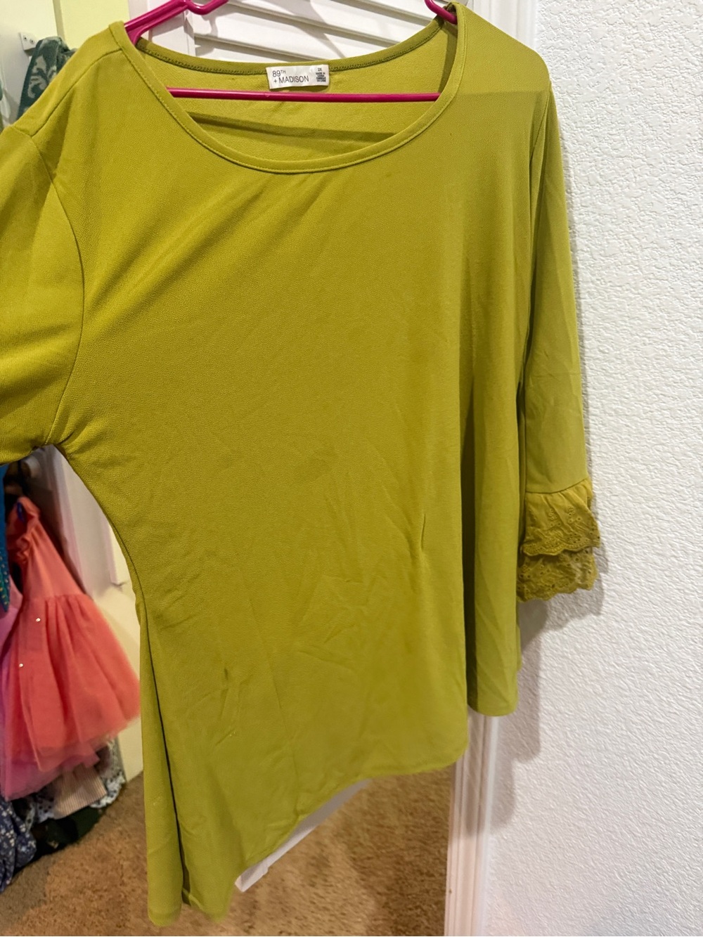 89th & Madison Olive Green Lace-Sleeve Tunic Top